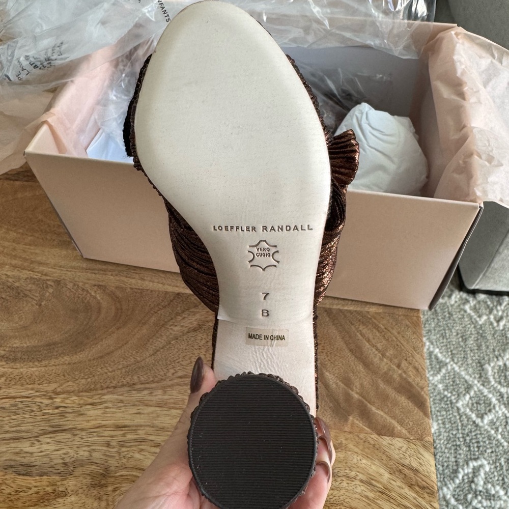 NWT Loeffler Randal Heels - Picture 6 of 7